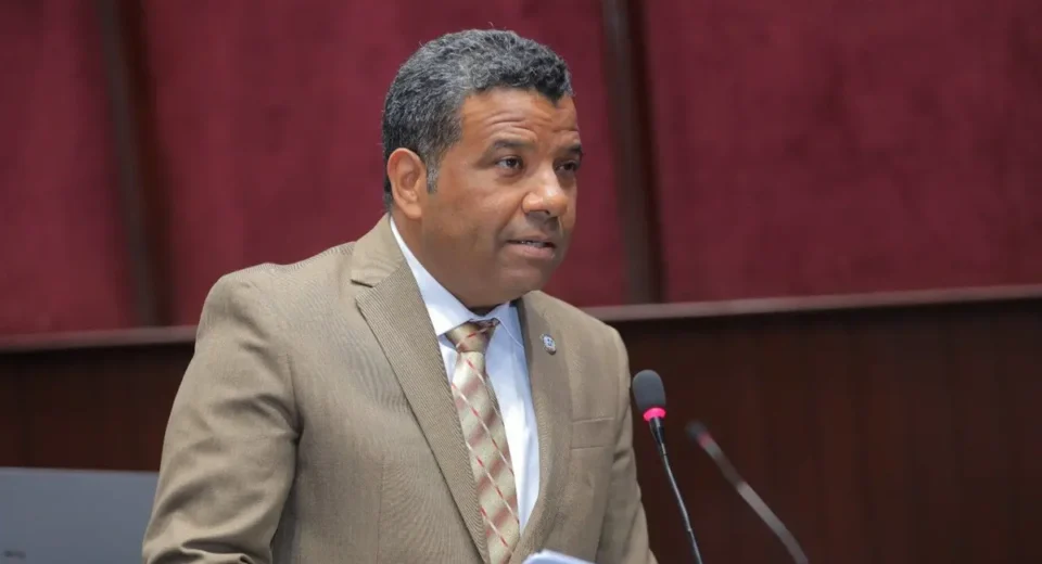 El proyecto introducido por Beltré (en la foto) busca enseñar creole obligatoriamente en escuelas.