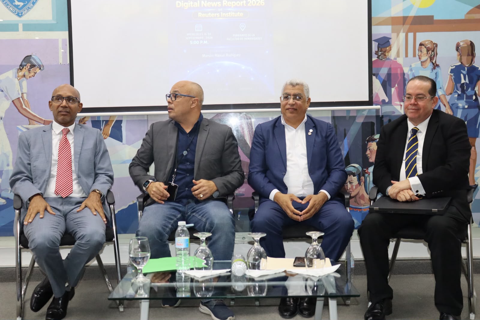 Escuelas de Comunicación Social y Filosofía de la UASD analizan las nuevas tendencias en el consumo de noticias